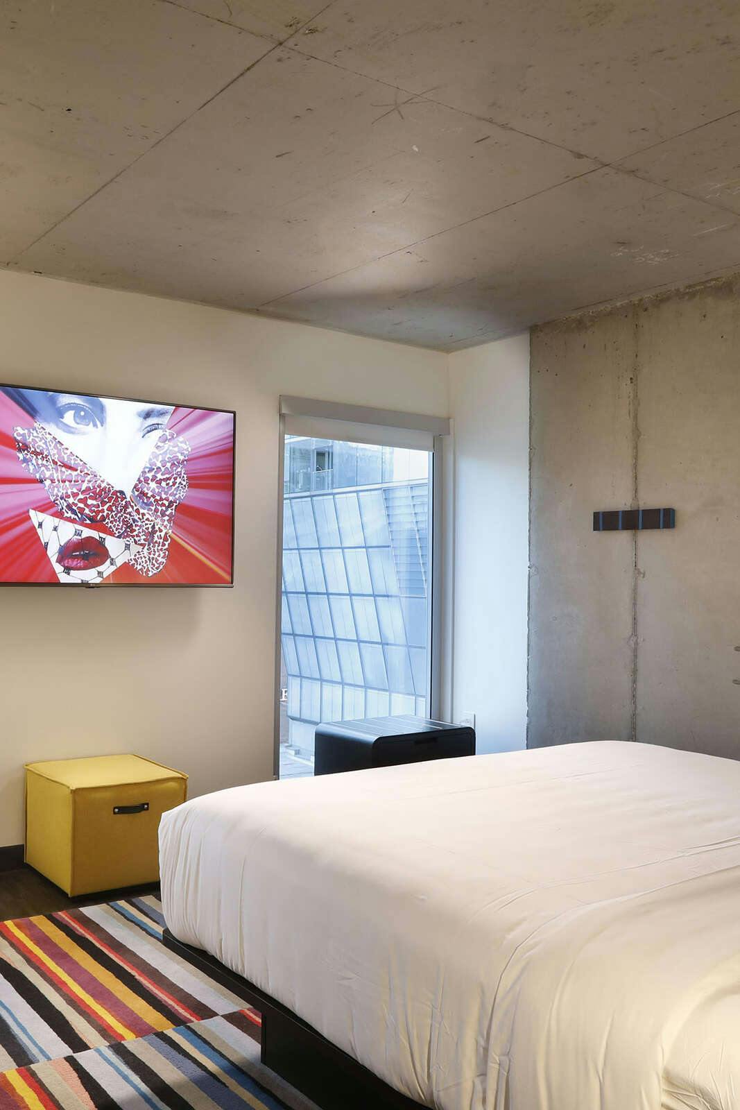 Hotel Aloft Chicago Mag Mile photo 2