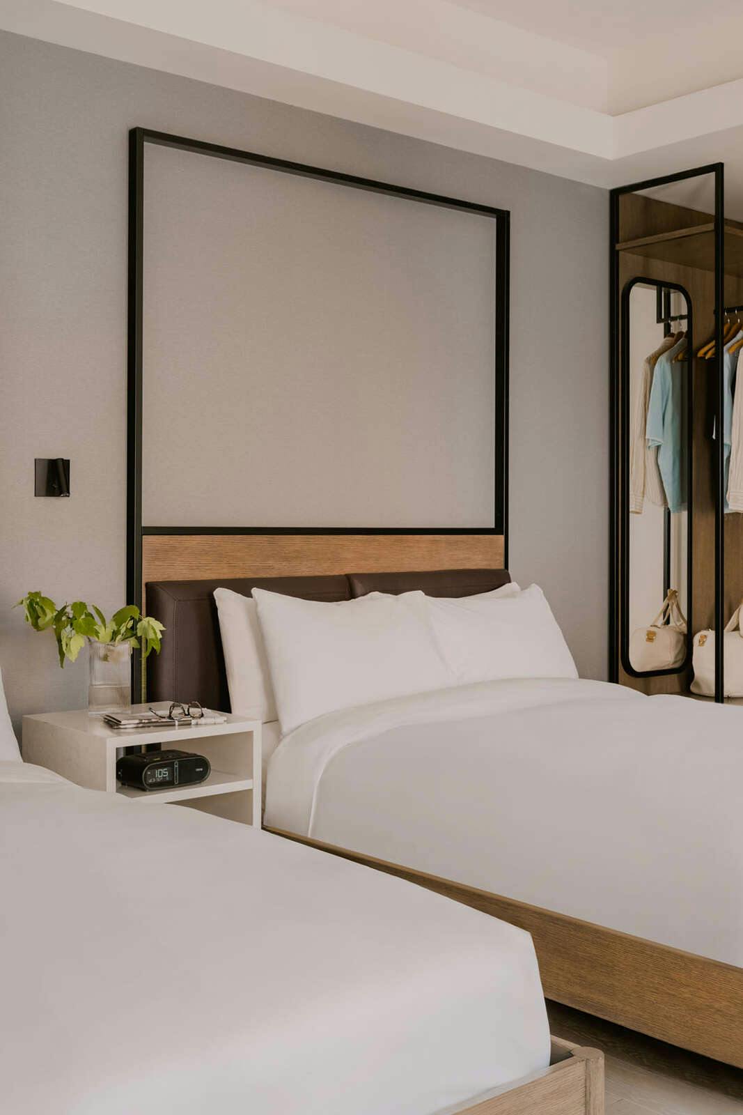 Hotel Lark Hotels 907 Main photo 3