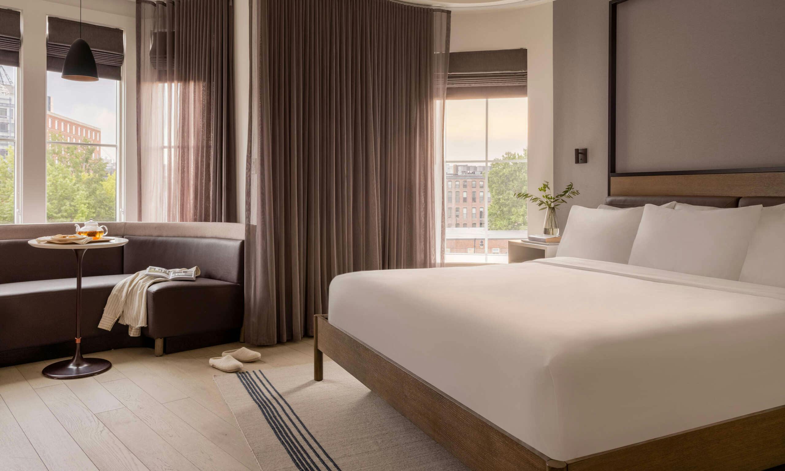 Lark Hotels 907 Main