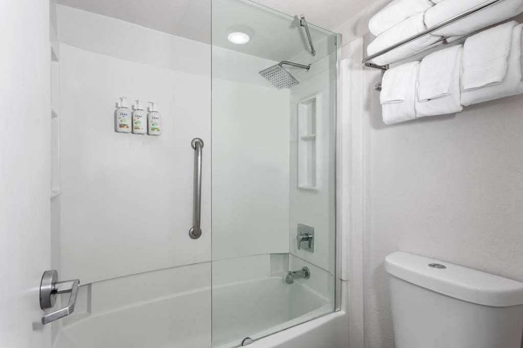 Hotel Baymont Orlando LBV South photo 3