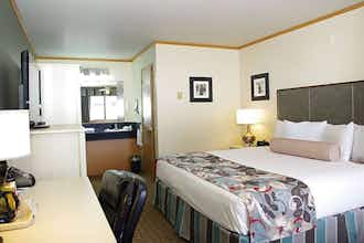 Hotel River House Inn, a Baymont by Wyndham photo 1