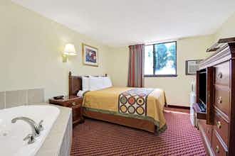 Hotel Baymont Liberty MO photo 1