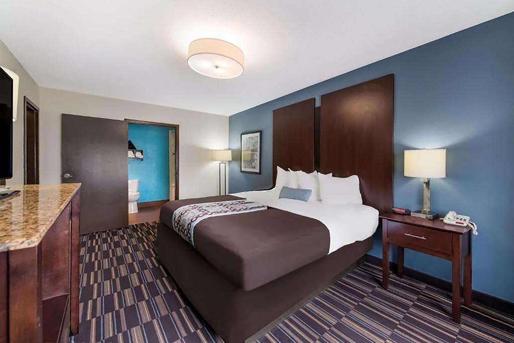 Hotel Baymont by Wyndham Elizabeth City photo 1