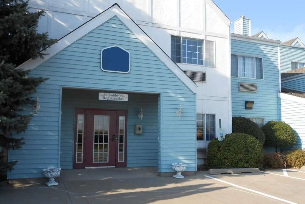 Days Inn Williamsburg IA North