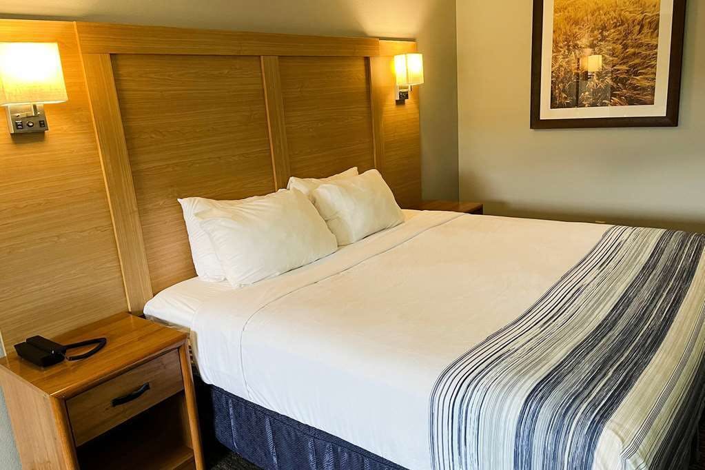 Hotel Days Inn Williamsburg IA North photo 3