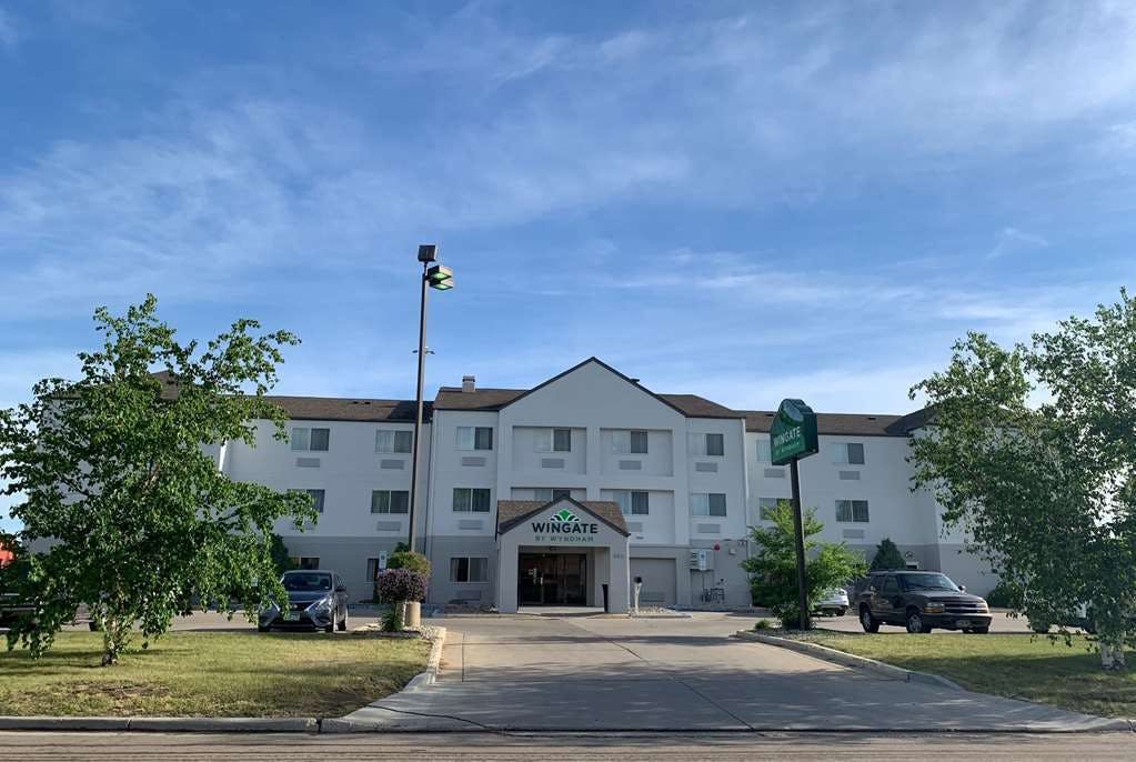 AmericInn by Wyndham Minot