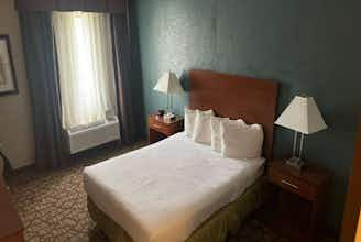 Hotel AmericInn by Wyndham Grand Rapids Airport North photo 2