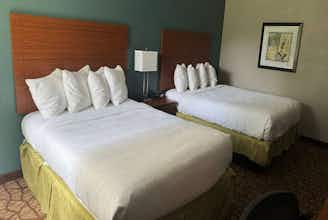 Hotel AmericInn by Wyndham Grand Rapids Airport North photo 3
