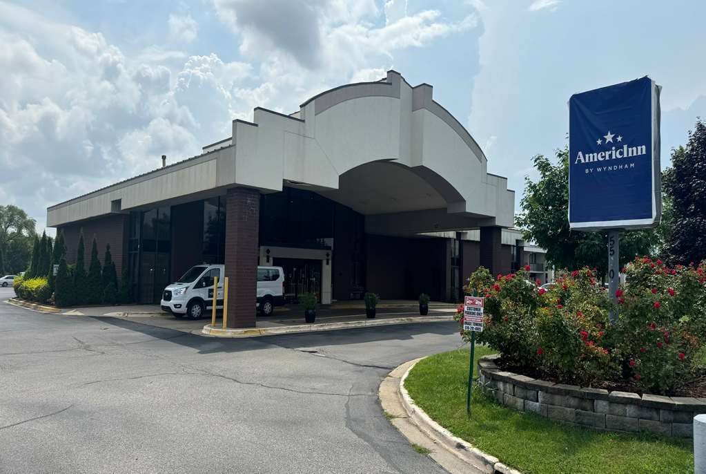 AmericInn by Wyndham Grand Rapids Airport North