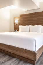 Hotel Atrium Hotel Vancouver photo 4