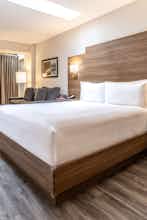 Hotel Atrium Hotel Vancouver photo 5