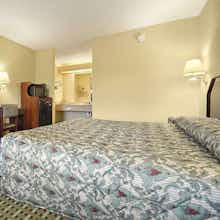 Hotel Super 8 Mobile/Tillmans Corner photo 3