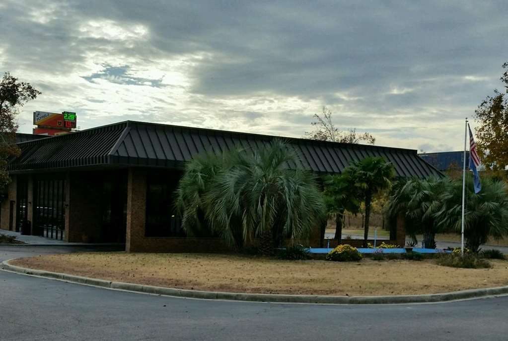 Days Inn by Wyndham - St. George, SC