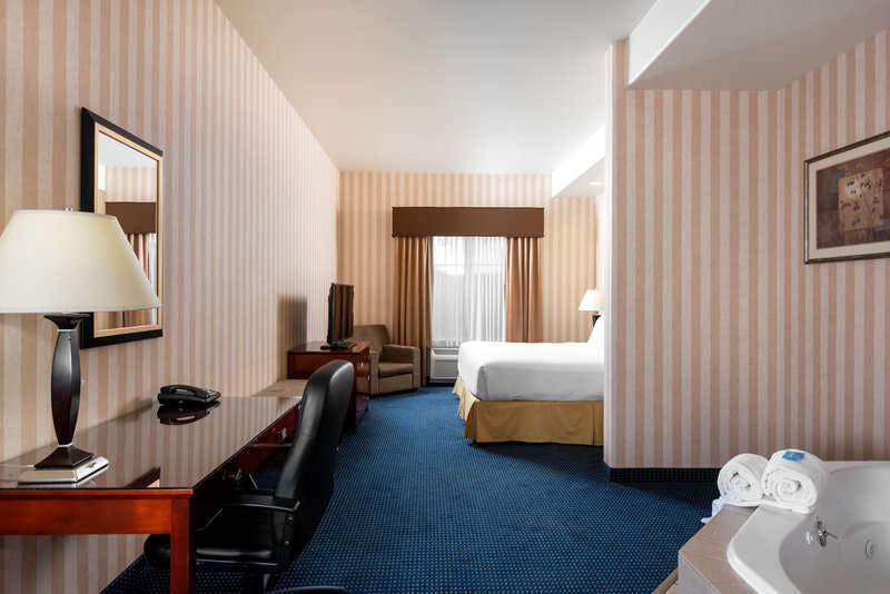 Hotel Holiday Inn Express Hotel & Suites Lathrop photo 5