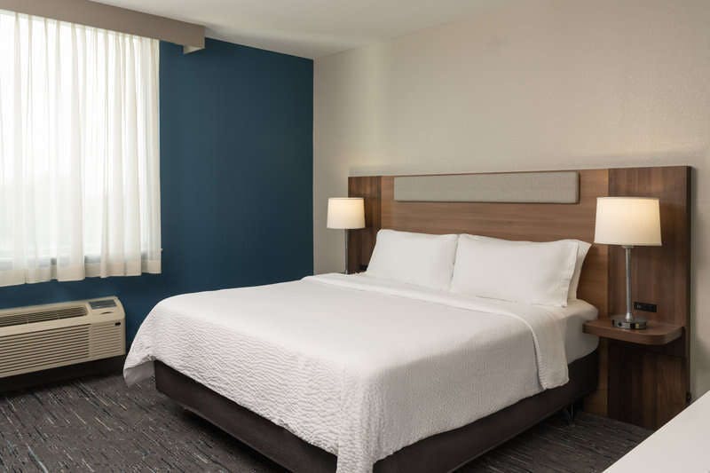 Hotel Holiday Inn Express Miami Airport Blue Lagoon Area photo 1