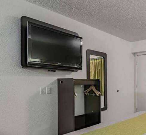 Hotel Days Inn by Wyndham Cincinnati I-71 photo 4