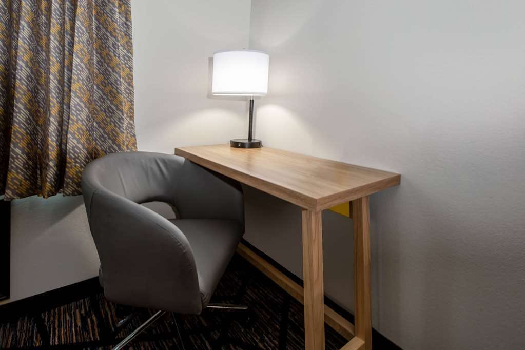 Hotel Days Inn by Wyndham Baton Rouge/I-10 photo 3