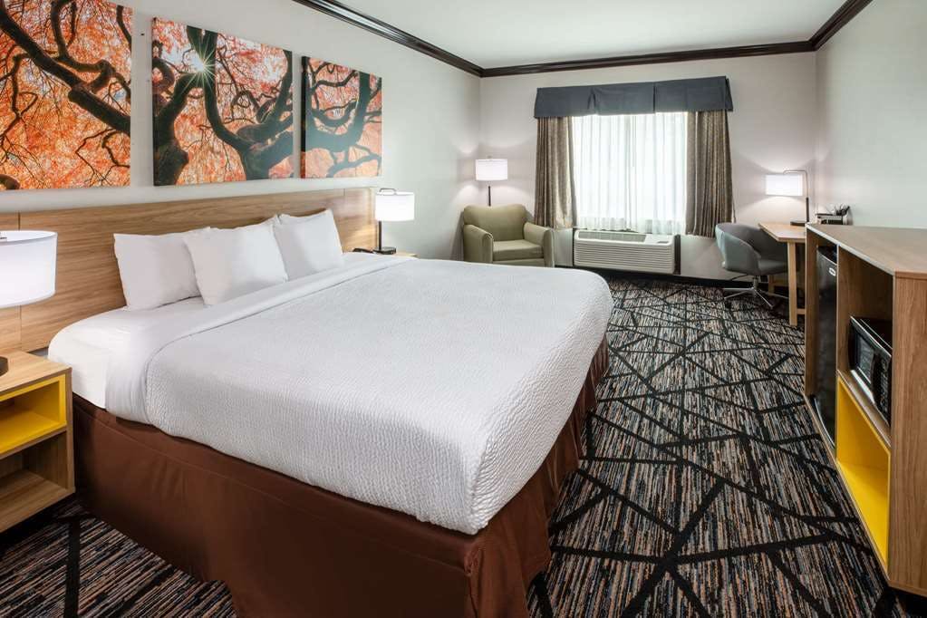 Hotel Days Inn by Wyndham Baton Rouge/I-10 photo 2