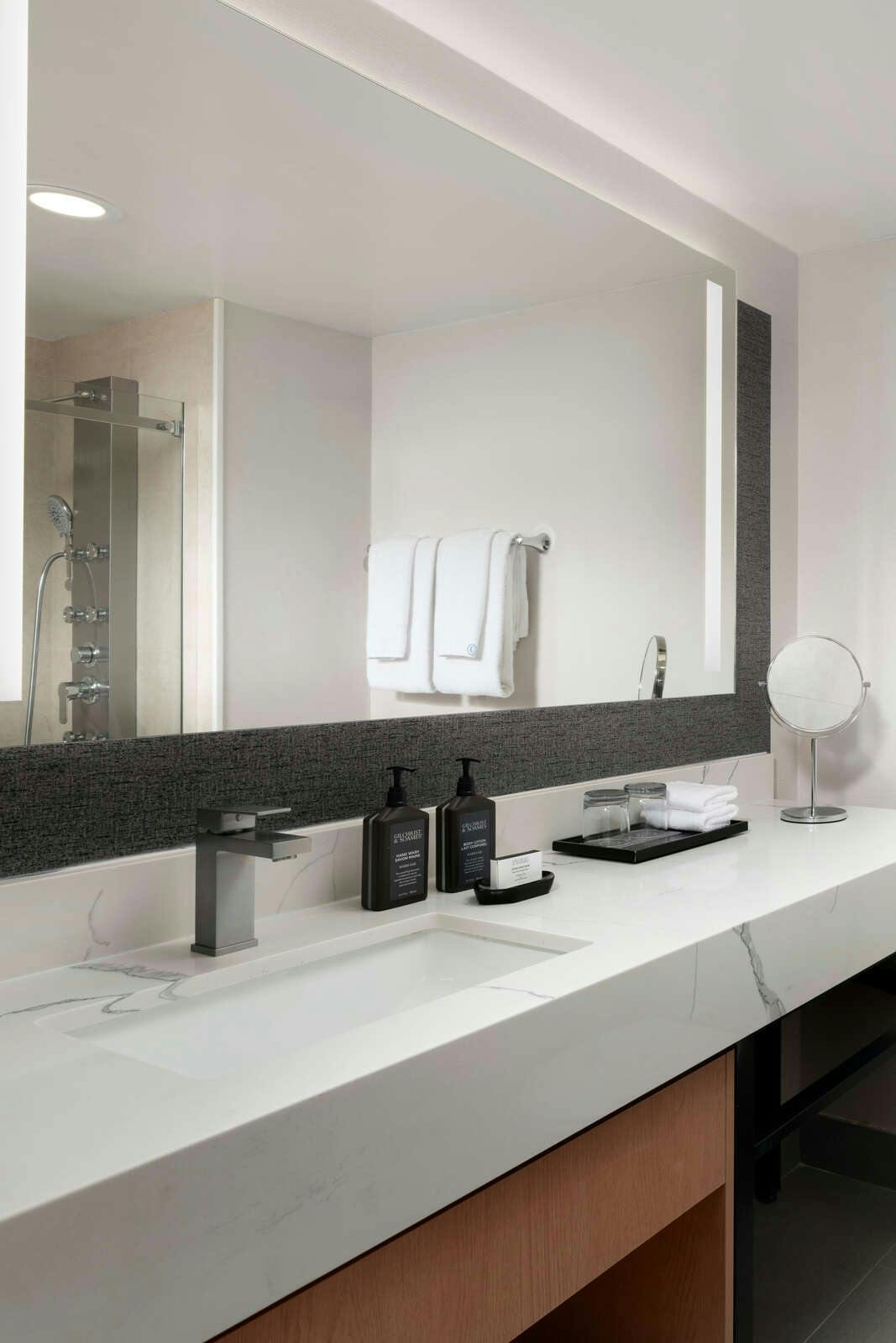 Hotel Sheraton Ontario Airport Hotel photo 4