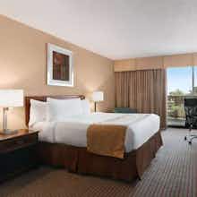 Hotel Ramada Belleville Harbourview photo 1
