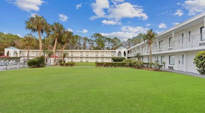 Developer Inn & Suites Airport JAX, a Baymont by Wyndham