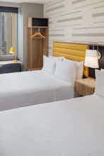 Hotel Hampton Inn by Hilton New York Times Square photo 2