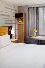 Hotel Hampton Inn by Hilton New York Times Square photo 1