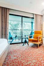 Hotel Valley River Inn photo 2
