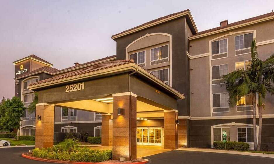 La Quinta Inn & Suites by Wyndham Santa Clarita - Valencia