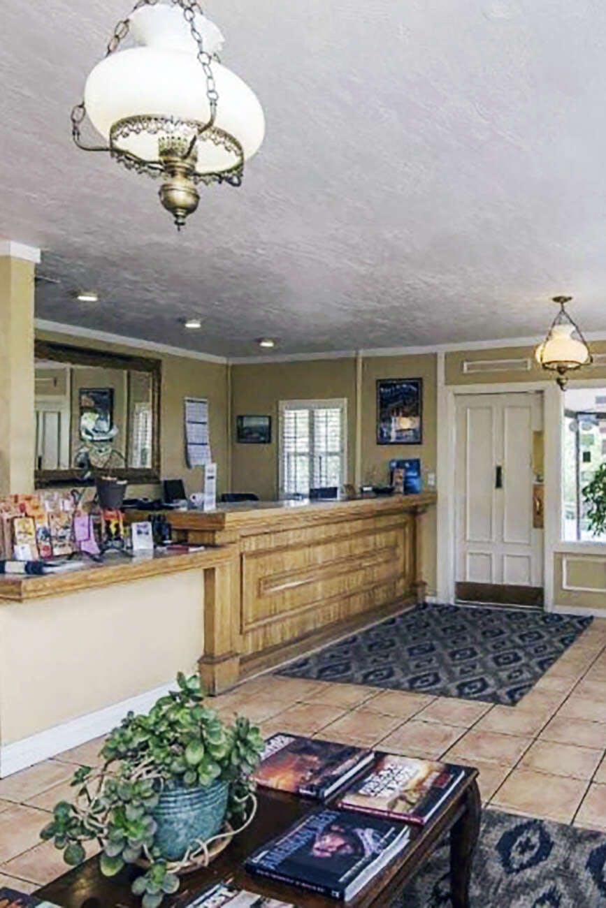 Hotel Landmark Lookout Lodge photo 4