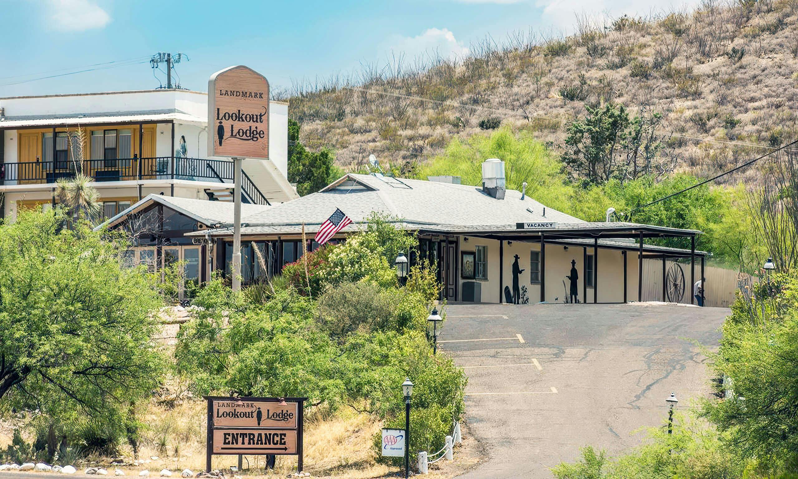Landmark Lookout Lodge