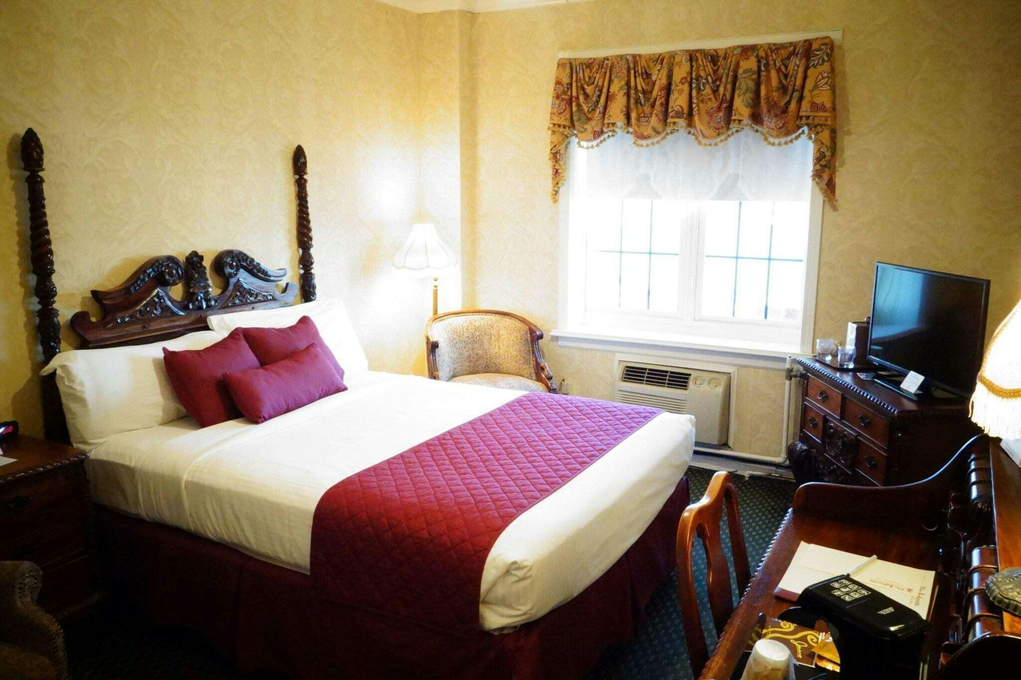 Hotel The Lafayette A grand Riverboat Era Hotel photo 1