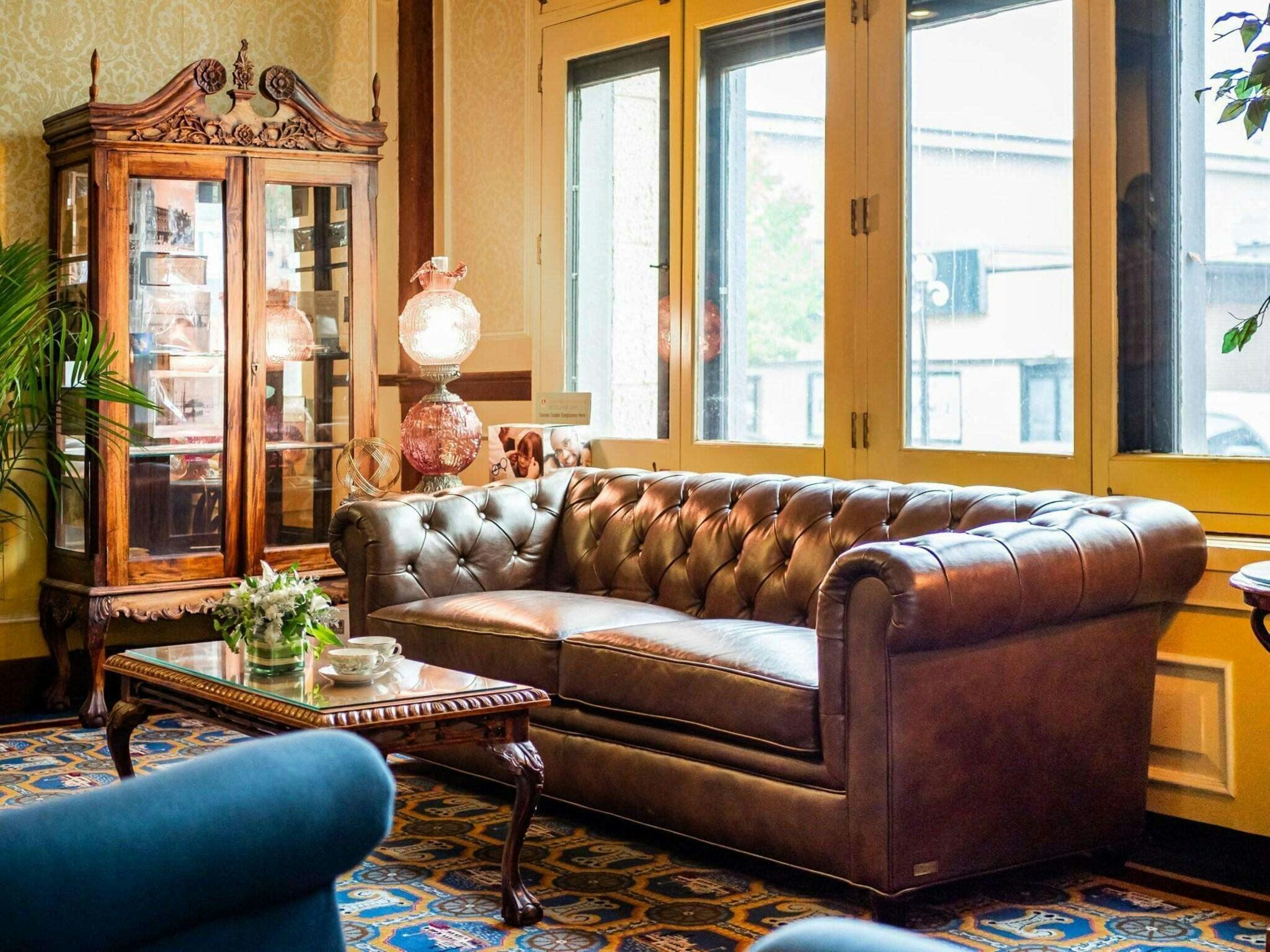 Hotel The Lafayette A grand Riverboat Era Hotel photo 2