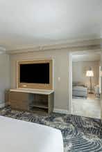 Hotel Suites- Crowne Plaza Orlando Downtown photo 2