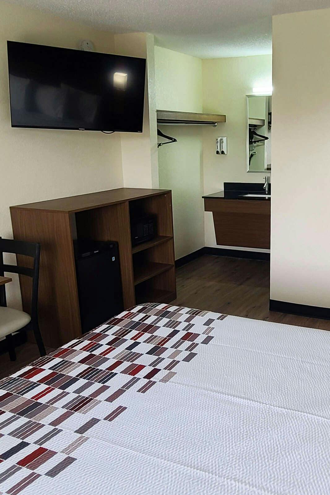 Hotel Red Roof Inn Byron photo 3