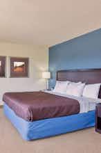 Hotel AmericInn Monmouth photo 1