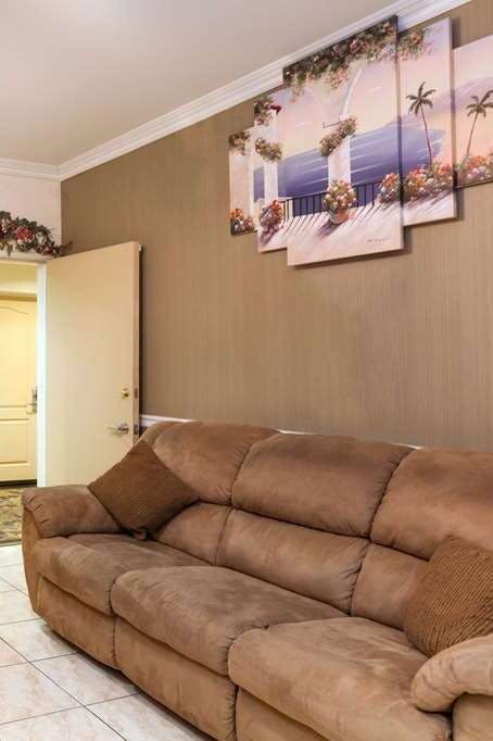 Hotel Howard Johnson by Wyndham Bakersfield photo 5