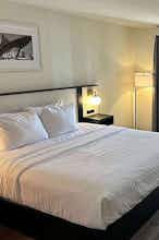 Hotel Ramada Milwaukee photo 1