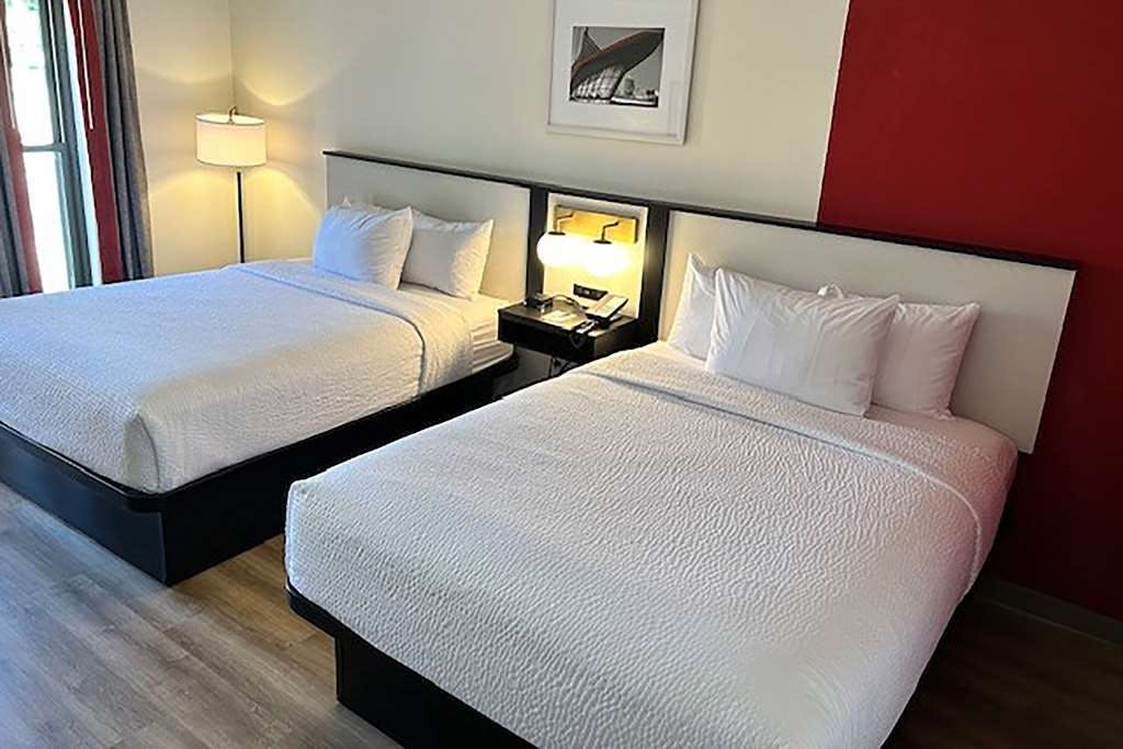 Hotel Ramada Milwaukee photo 4