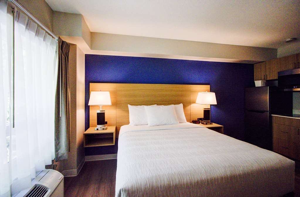 Hotel Baymont by Wyndham Gold River photo 2