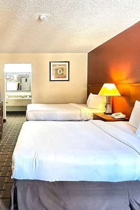 Hotel Days Inn & Suites by Wyndham Bossier City/Casino Area photo 1