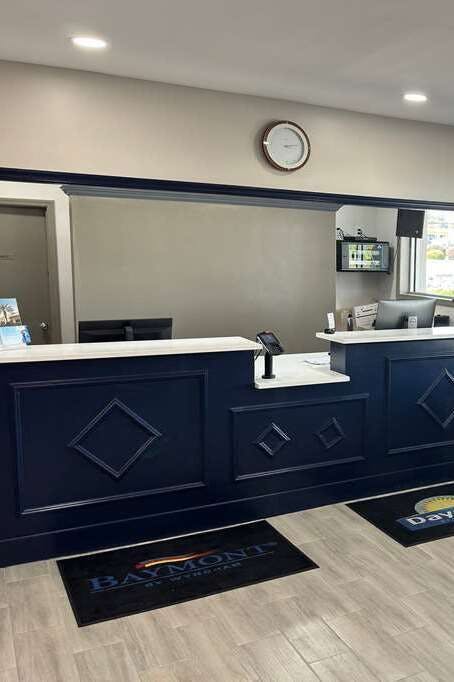 Hotel Baymont by Wyndham Emporia VA photo 4