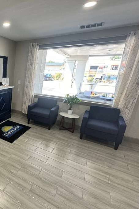 Hotel Baymont by Wyndham Emporia VA photo 3