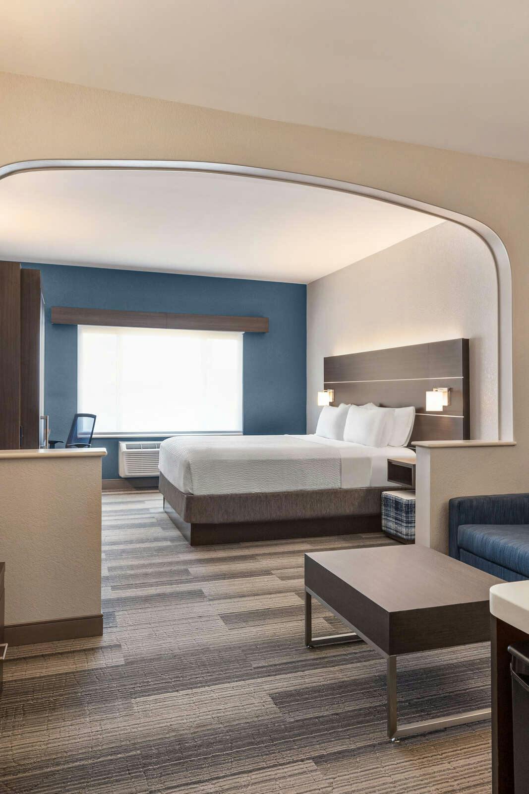 Hotel Holiday Inn Express Hotel & Suites Denver Airport photo 1