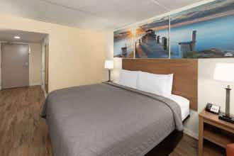 Hotel Days Inn by Wyndham Biloxi Beach photo 2
