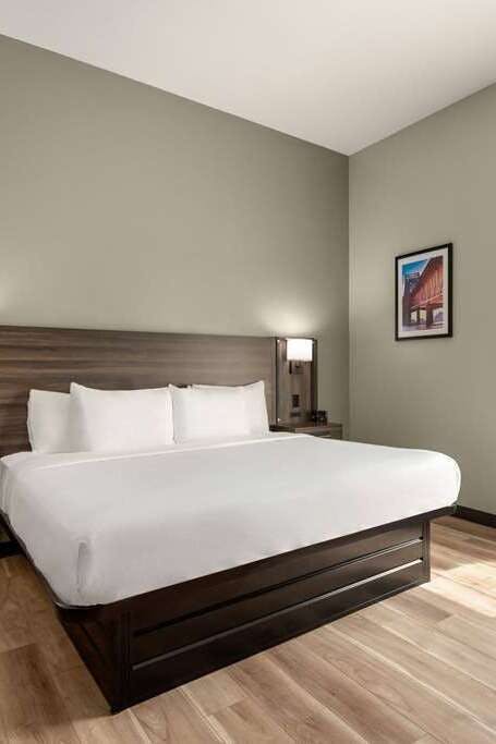 Hotel La Quinta Inn & Suites by Wyndham Gonzales LA photo 3