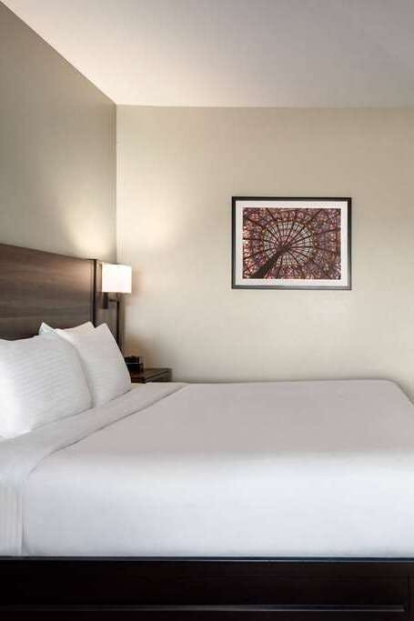 Hotel La Quinta Inn & Suites by Wyndham Gonzales LA photo 1