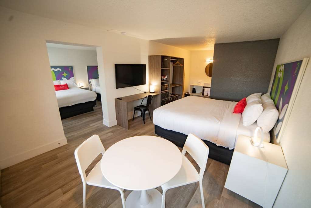 Hotel Baymont by Wyndham Jacksonville Airport photo 3