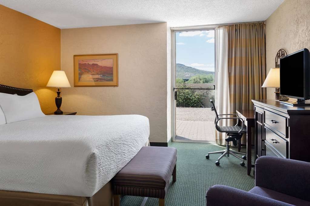 Hotel Ramada by Wyndham Tucson photo 3