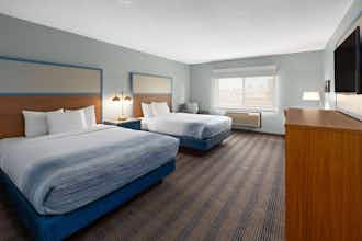 Hotel AmericInn N Branch photo 5